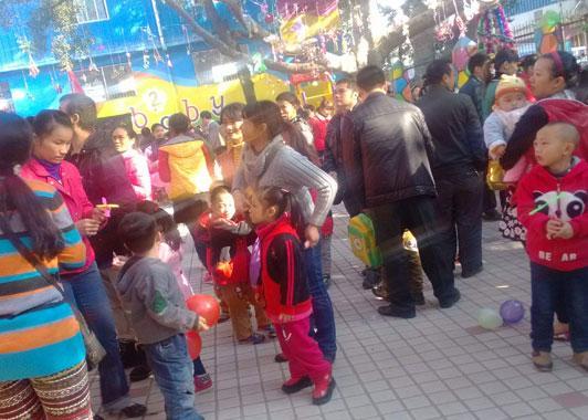 捷宇Z10S雙目身份核驗(yàn)終端助力幼兒園用上人臉識(shí)別，家長刷臉接娃