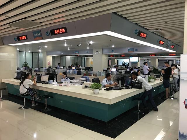 捷宇高拍儀助某市政務(wù)服務(wù)中心實(shí)現(xiàn)全程無(wú)紙化辦公